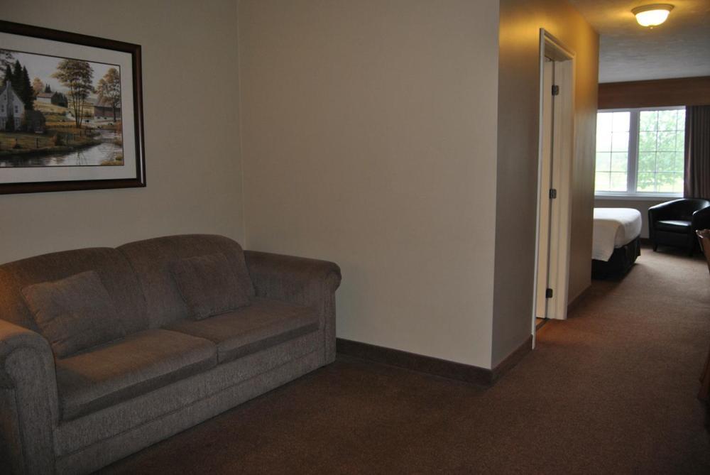 Auberge Bouctouche Inn & Suites Exteriör bild