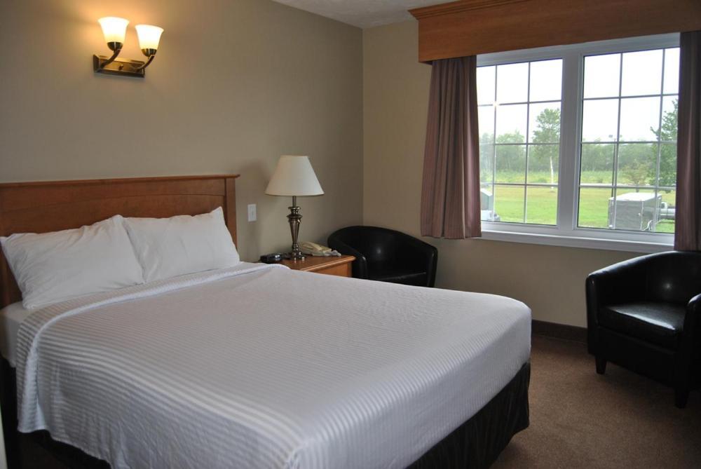 Auberge Bouctouche Inn & Suites Exteriör bild
