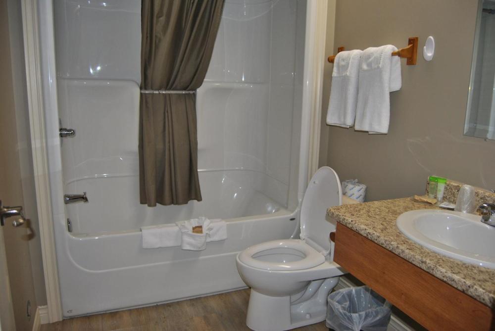 Auberge Bouctouche Inn & Suites Exteriör bild